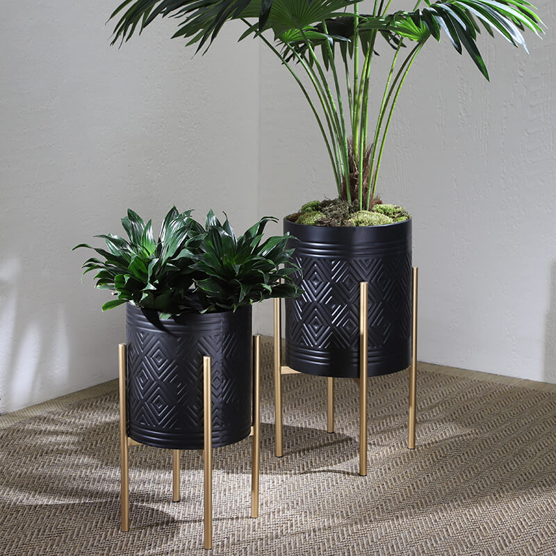 23" Black Aztec Planter On Metal Stand - Set of 2